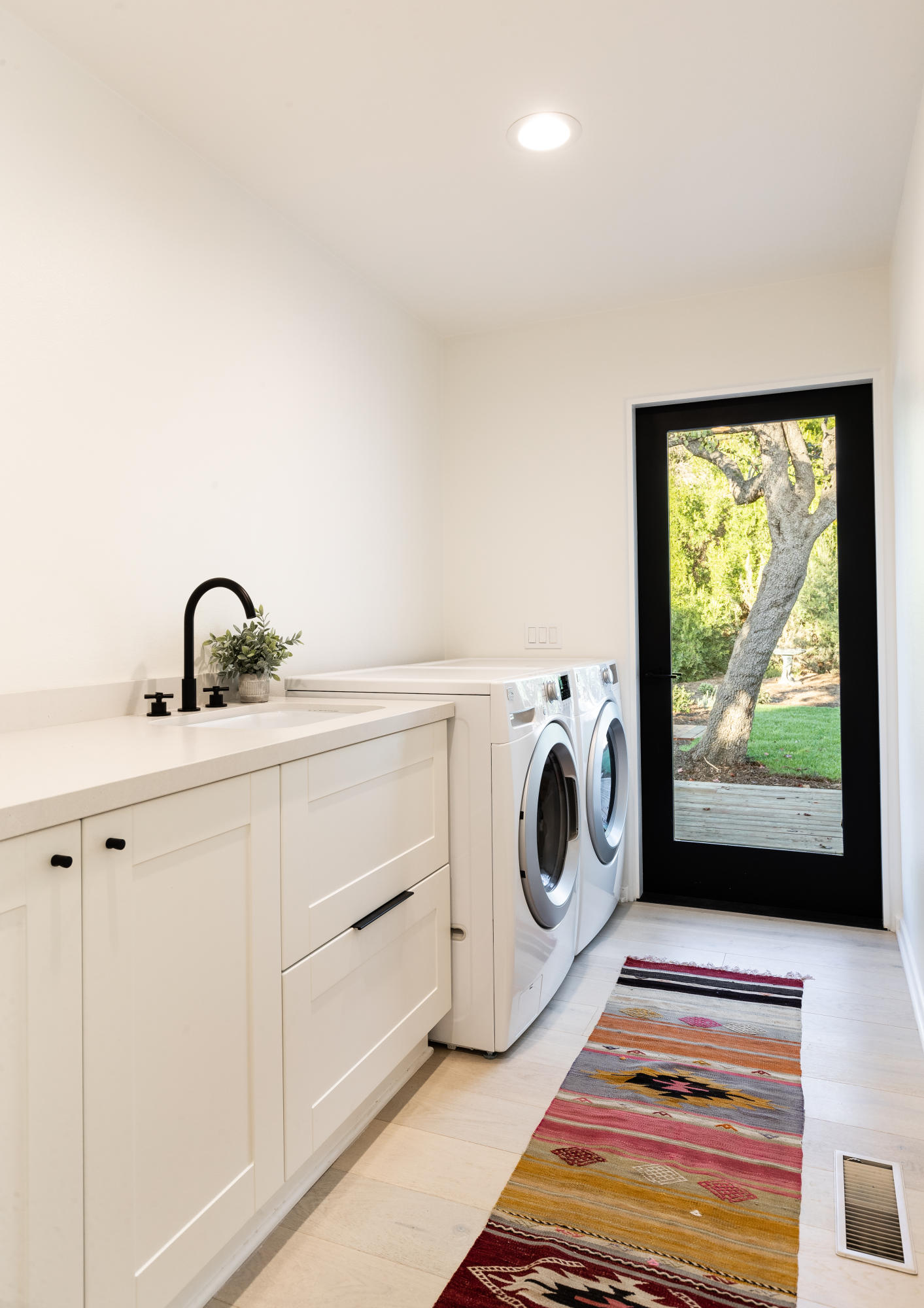 4671 La Espada Drive Santa Barbara, CA 93111 - Photo 24 of 37 a view of a livingroom with washer and dryer
