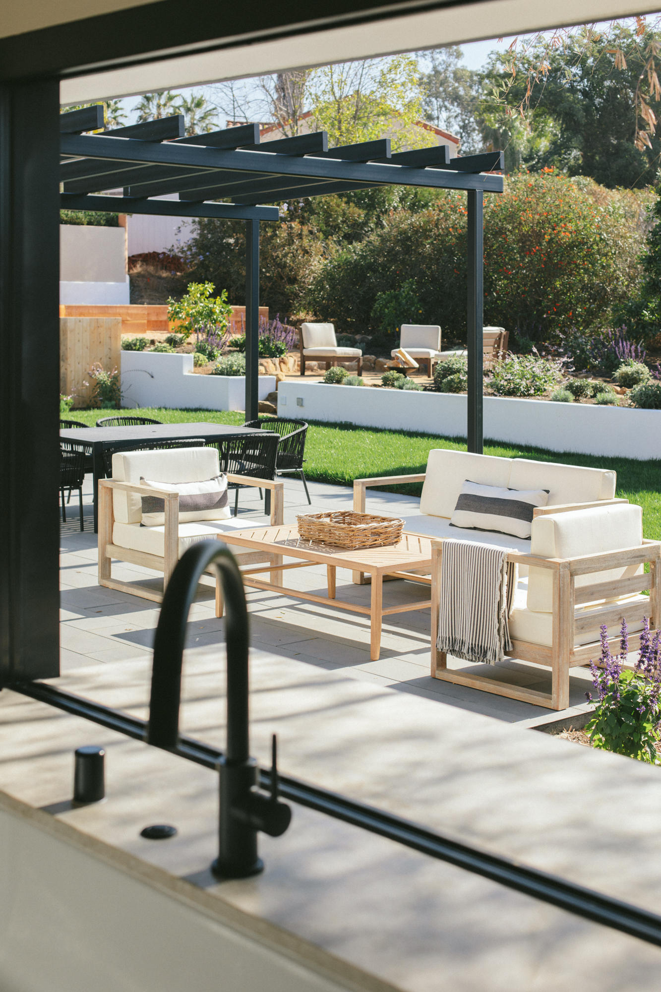 4671 La Espada Drive Santa Barbara, CA 93111 - Photo 29 of 37 a outdoor view with a sitting space