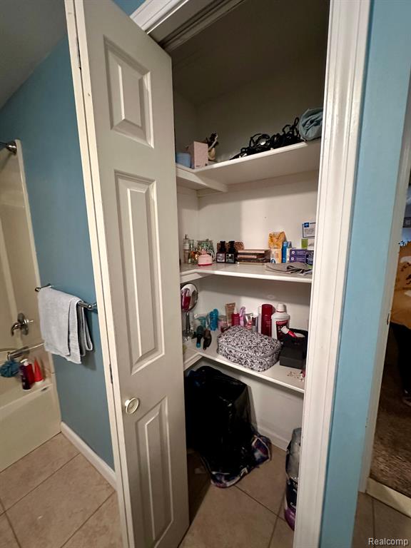 7700 Ravenswood Road Goodells, MI 48027 - Photo 7 of 33