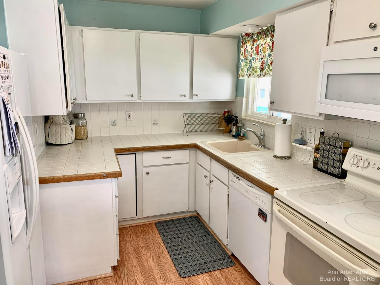 1326 Fall River Road Ypsilanti, MI 48198 - Photo 10 of 26 Photo 10