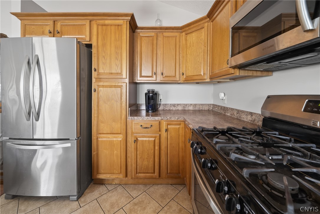 7113 Lakeshore Road Cicero, NY 13039 - Photo 15 of 45