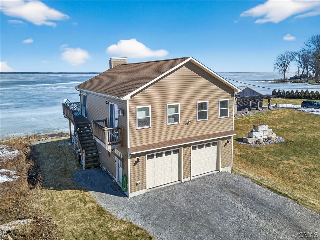 7113 Lakeshore Road Cicero, NY 13039 - Photo 2 of 45