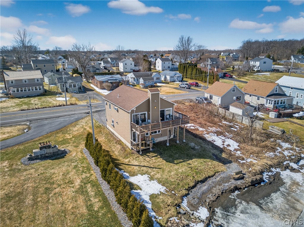 7113 Lakeshore Road Cicero, NY 13039 - Photo 3 of 45