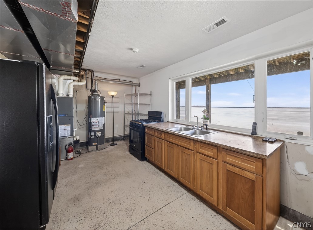 7113 Lakeshore Road Cicero, NY 13039 - Photo 32 of 45