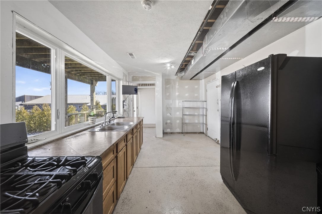 7113 Lakeshore Road Cicero, NY 13039 - Photo 34 of 45