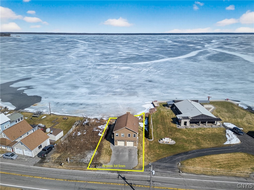 7113 Lakeshore Road Cicero, NY 13039 - Photo 4 of 45