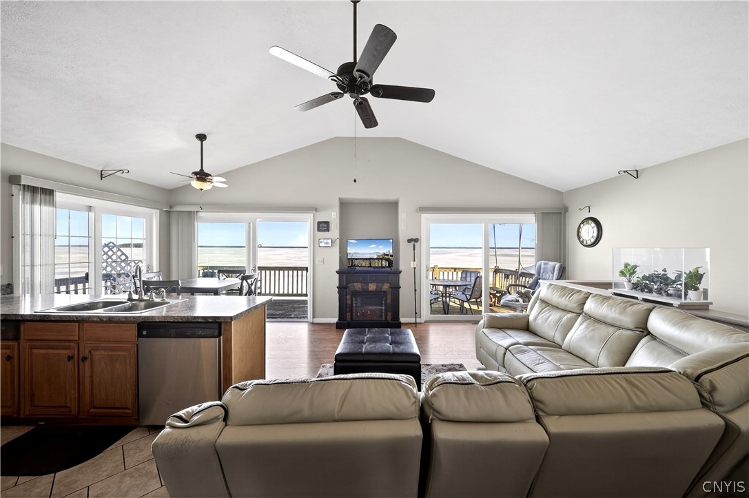 7113 Lakeshore Road Cicero, NY 13039 - Photo 8 of 45