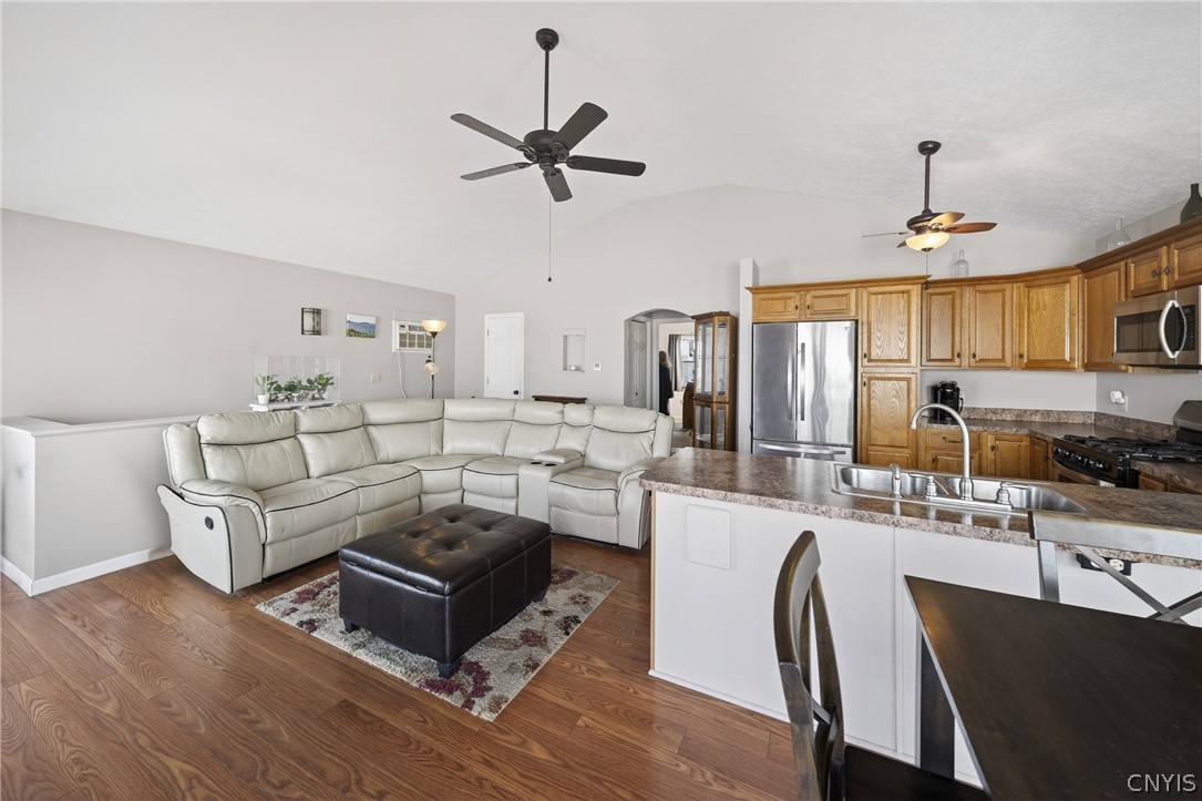 7113 Lakeshore Road Cicero, NY 13039 - Photo 9 of 45