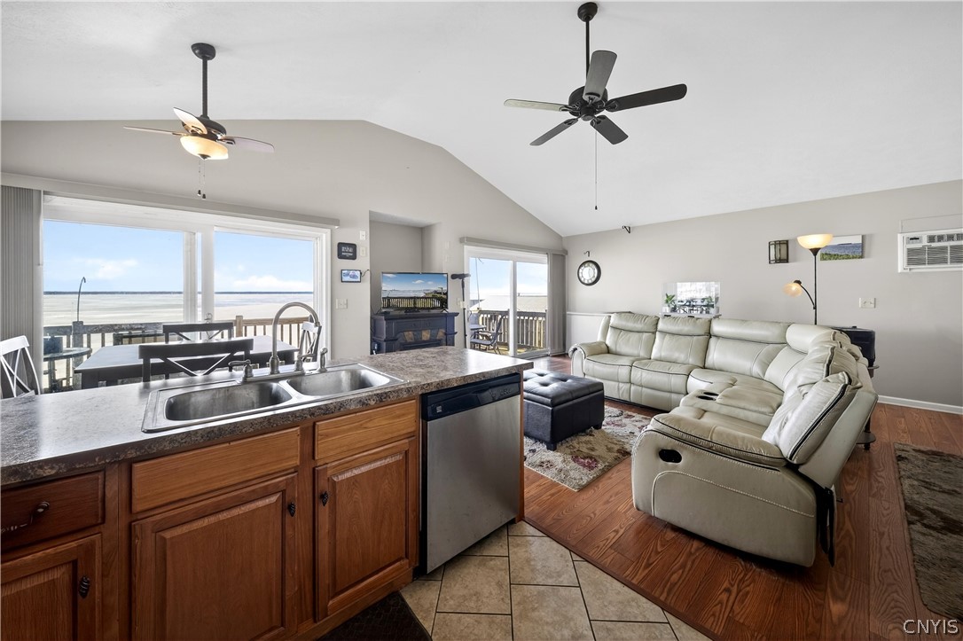 7113 Lakeshore Road Cicero, NY 13039 - Photo 10 of 45