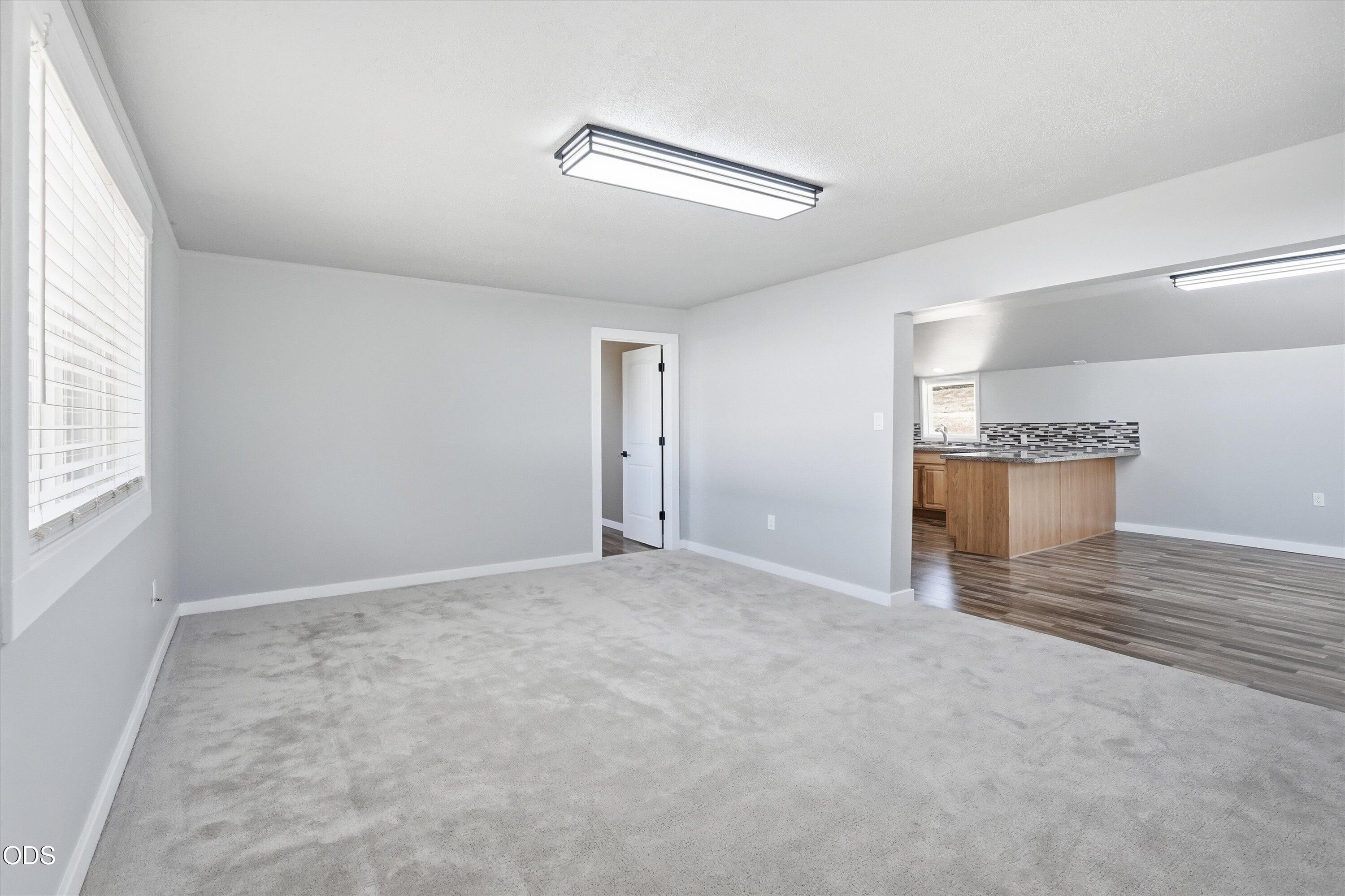 8960 North Applegate Road Grants Pass, OR 97527 - Photo 5 of 37