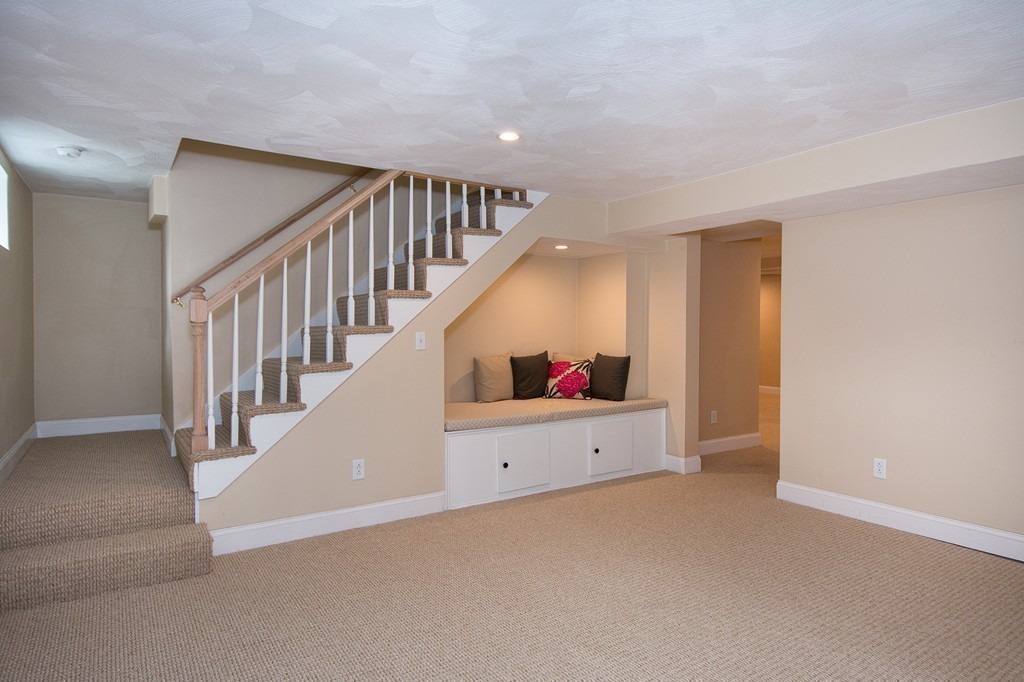 201 Beaver Dam Road Scituate, MA 02066 - Photo 17 of 21 a view of an entryway