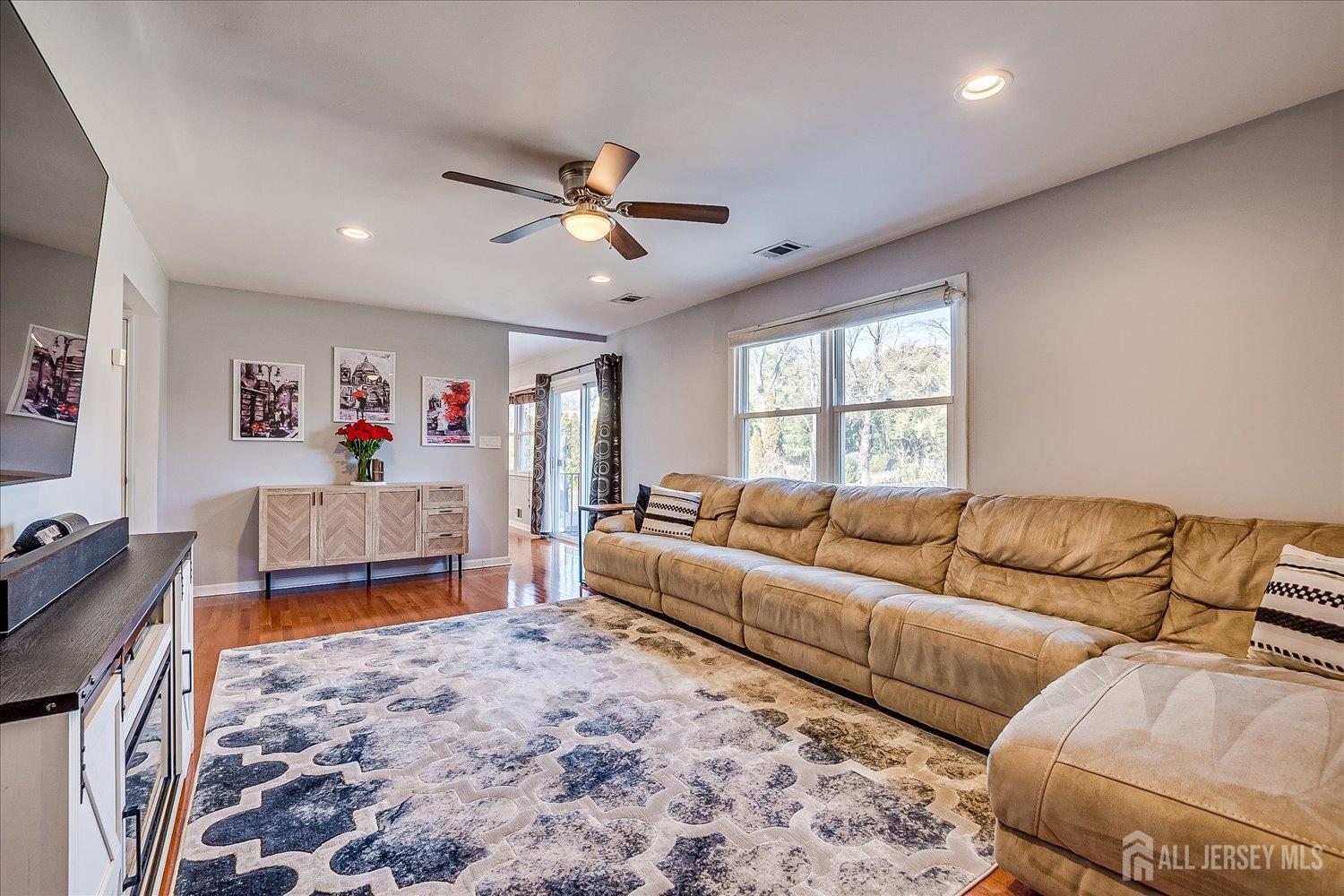 5 Patricia Avenue Edison, NJ 08837 - Photo 20 of 35