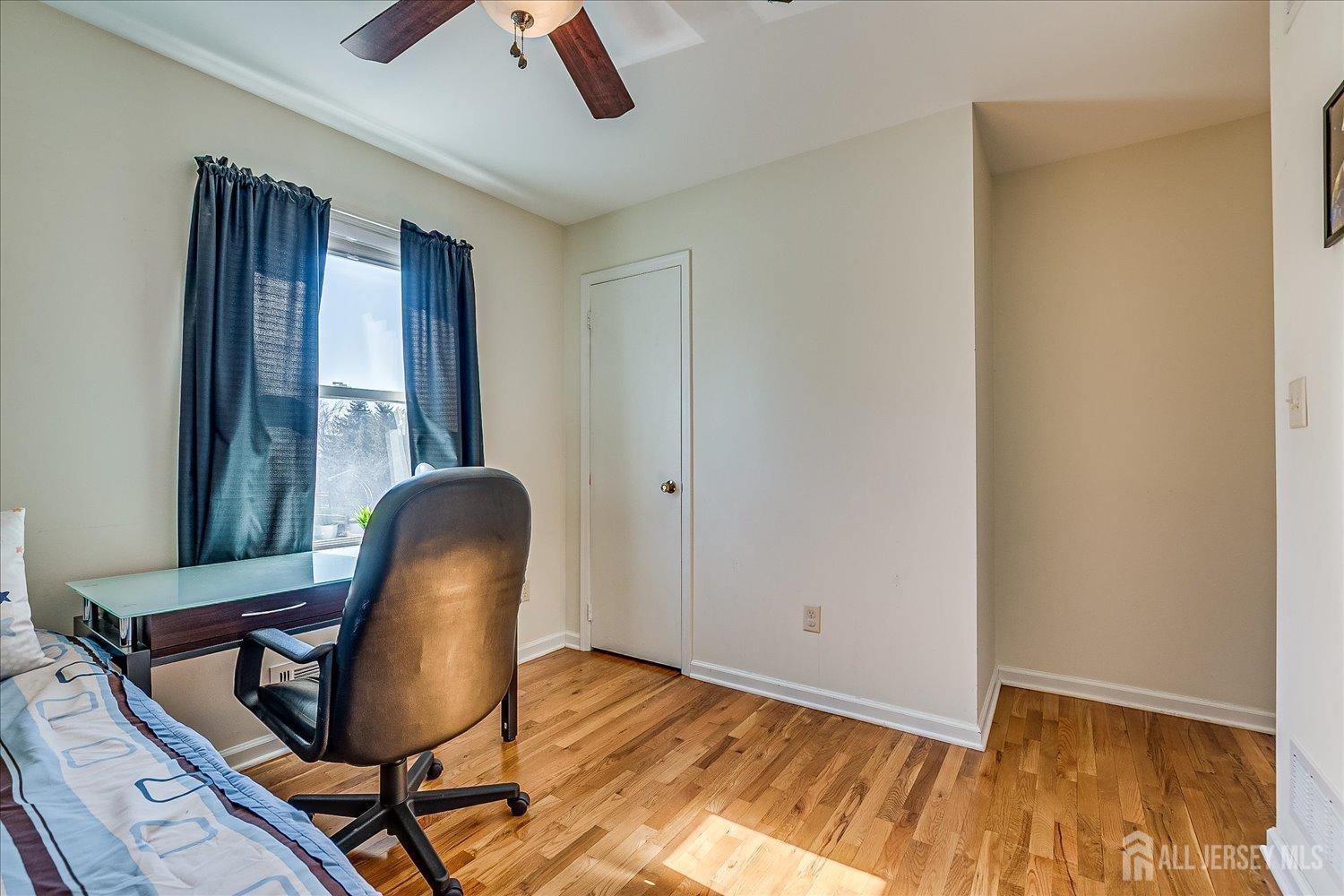 5 Patricia Avenue Edison, NJ 08837 - Photo 27 of 35