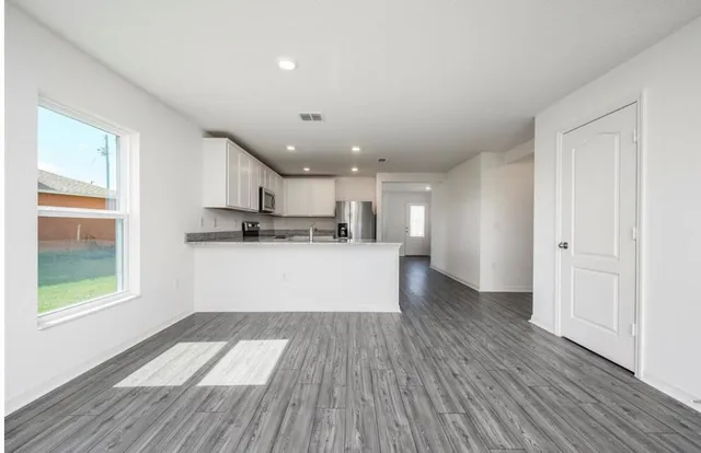 $2,600 | 5236 Imagination Drive, Fort Pierce, FL 34947