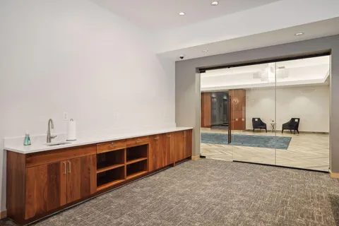 $640,000 | 1240 South 2nd Street, Unit 1004, Minneapolis, MN 55415