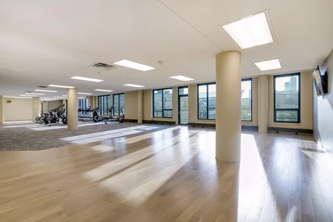 $640,000 | 1240 South 2nd Street, Unit 1004, Minneapolis, MN 55415