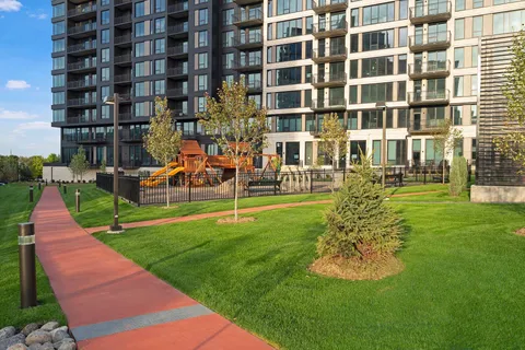 $640,000 | 1240 South 2nd Street, Unit 1004, Minneapolis, MN 55415