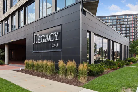 $640,000 | 1240 South 2nd Street, Unit 1004, Minneapolis, MN 55415