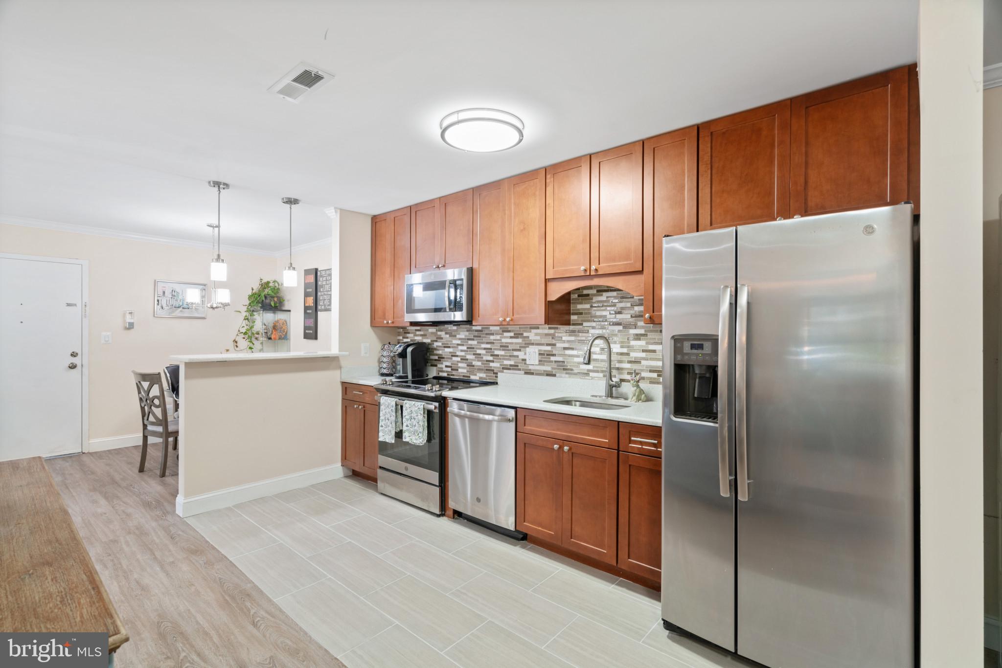 8112 Colony Point Road, Unit 230 Springfield, VA 22152 - Photo 7 of 23 Gallery Image 7