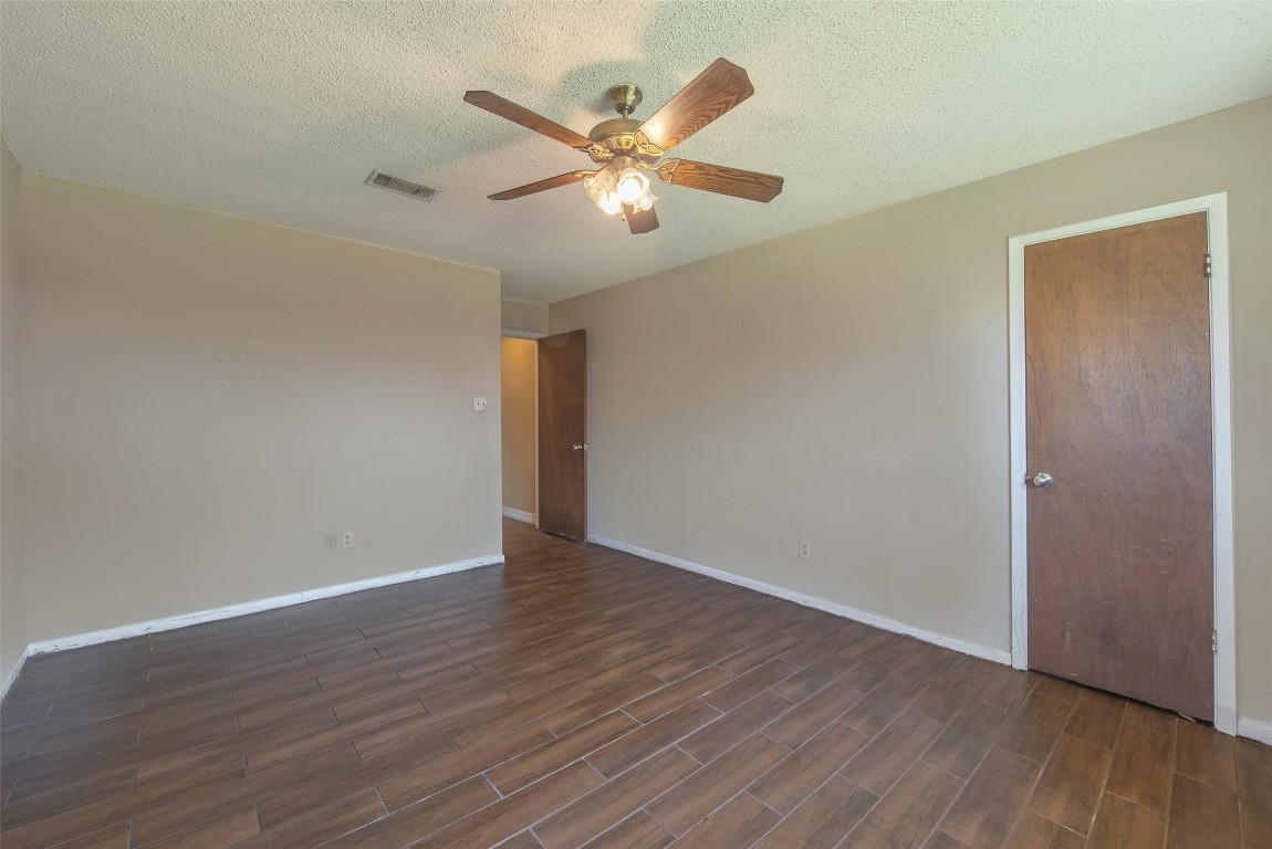 504 Raymond Street La Marque, TX 77568 - Photo 16 of 22 Another view of the primary bedroom