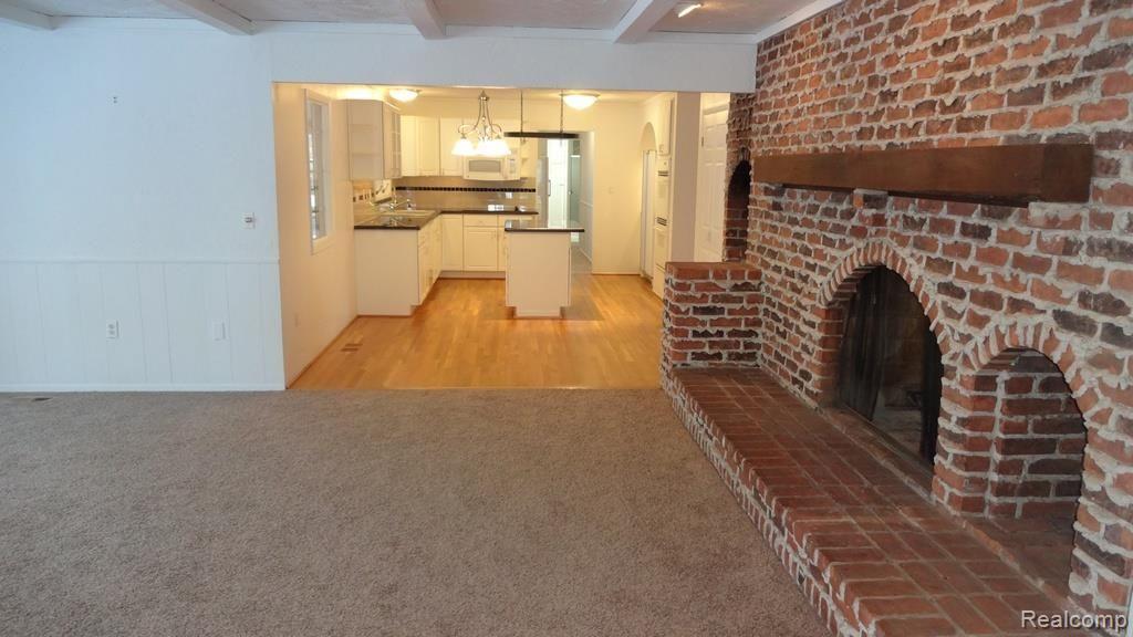 2872 Rowe Road Milford, MI 48380 - Photo 16 of 36 134.jpg