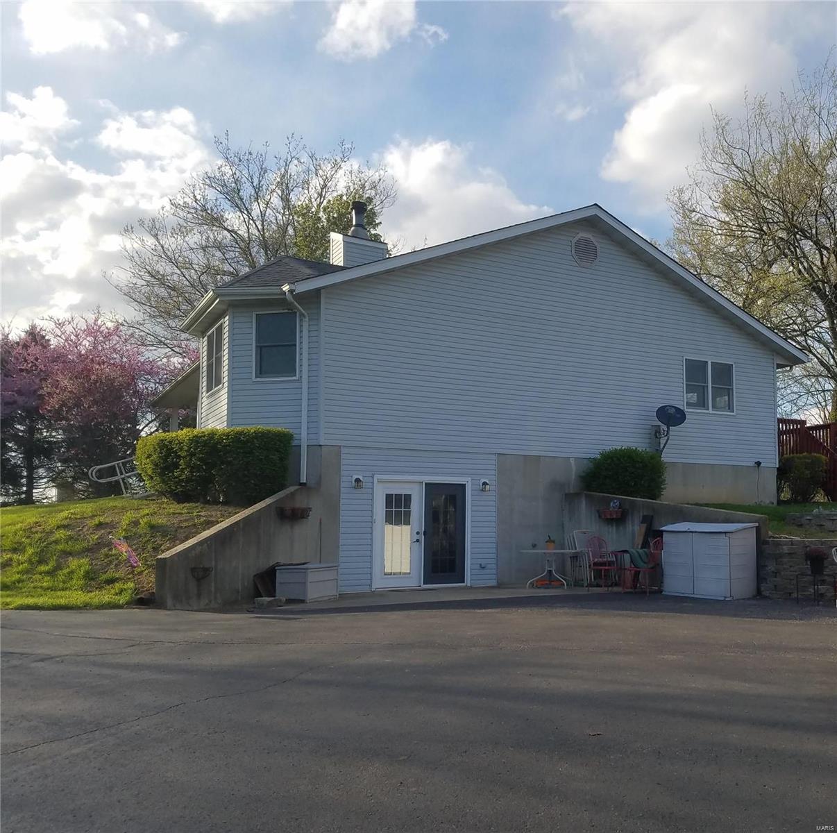 4240 Staunton Road Edwardsville, IL 62025 - Photo 2 of 3
