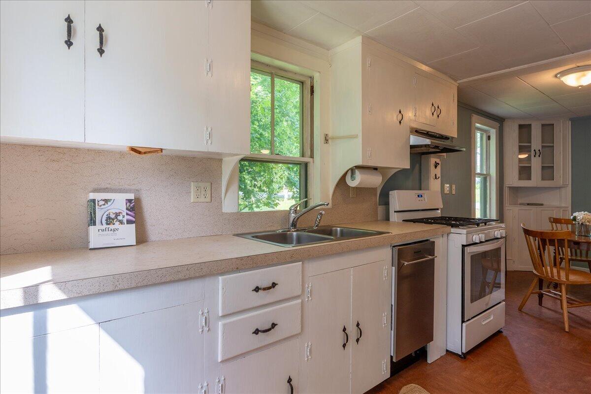6 Thomas Street Camden, ME 04843 - Photo 5 of 67 6 Thomas Street, Camden