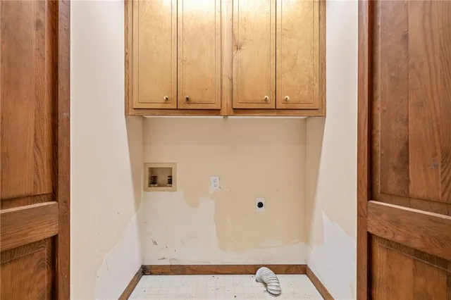 a view of walk in closet