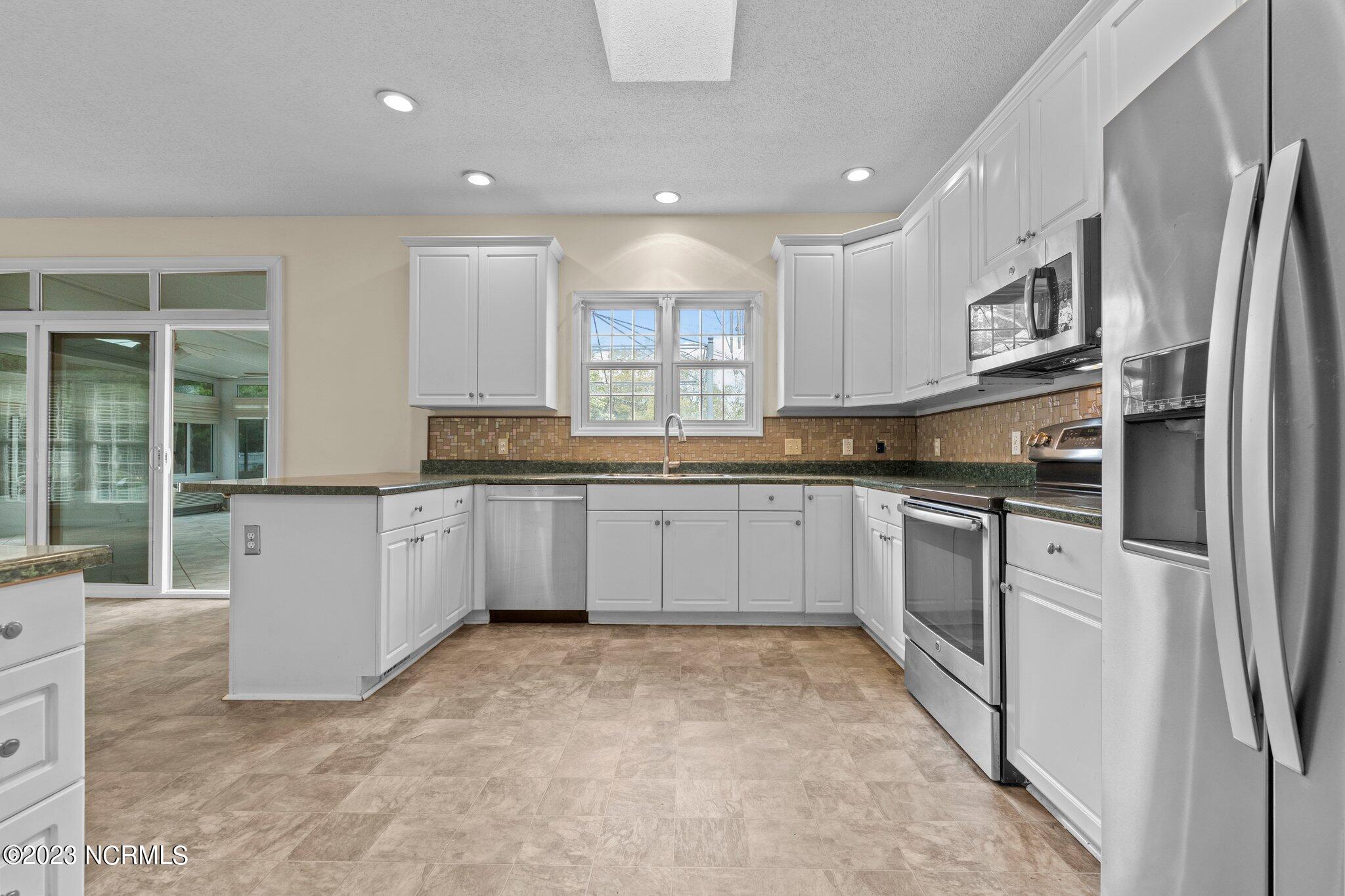 65 McQueen Road Pinehurst, NC 28374 - Photo 12 of 31 Kitchen
