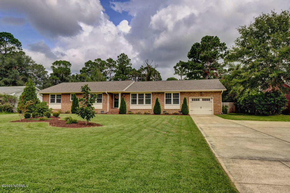 3825 Sweetbriar Road Wilmington, NC 28403 - Photo 3 of 36 003__jka3726_27_28_29_30_31_32