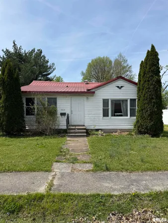 $470,000 | 905 South Aikman Street, Marion, IL 62959