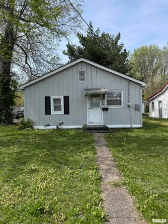 $470,000 | 905 South Aikman Street, Marion, IL 62959