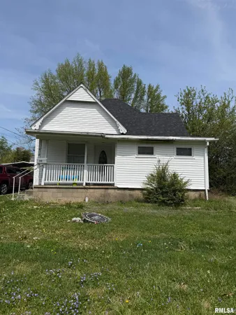 $470,000 | 905 South Aikman Street, Marion, IL 62959