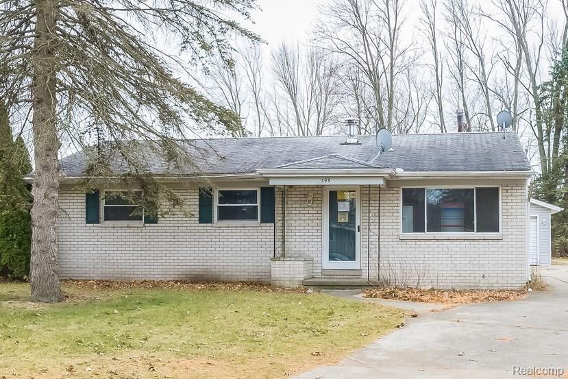 399 Kent Street Carleton, MI 48117 - Photo 3 of 24