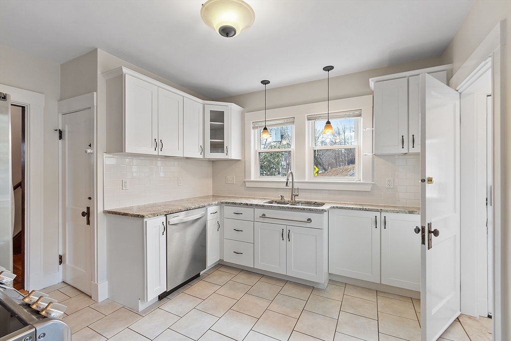 8 Elson Road Waltham, MA 02451 - Photo 13 of 36 Gallery Image 13