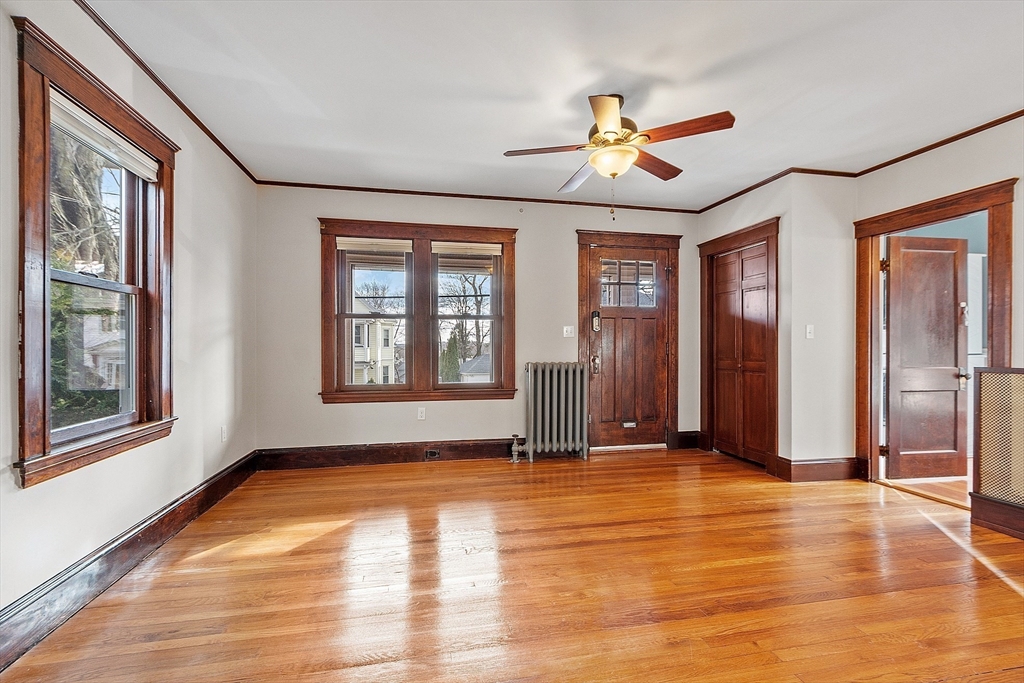 8 Elson Road Waltham, MA 02451 - Photo 4 of 36 Gallery Image 4