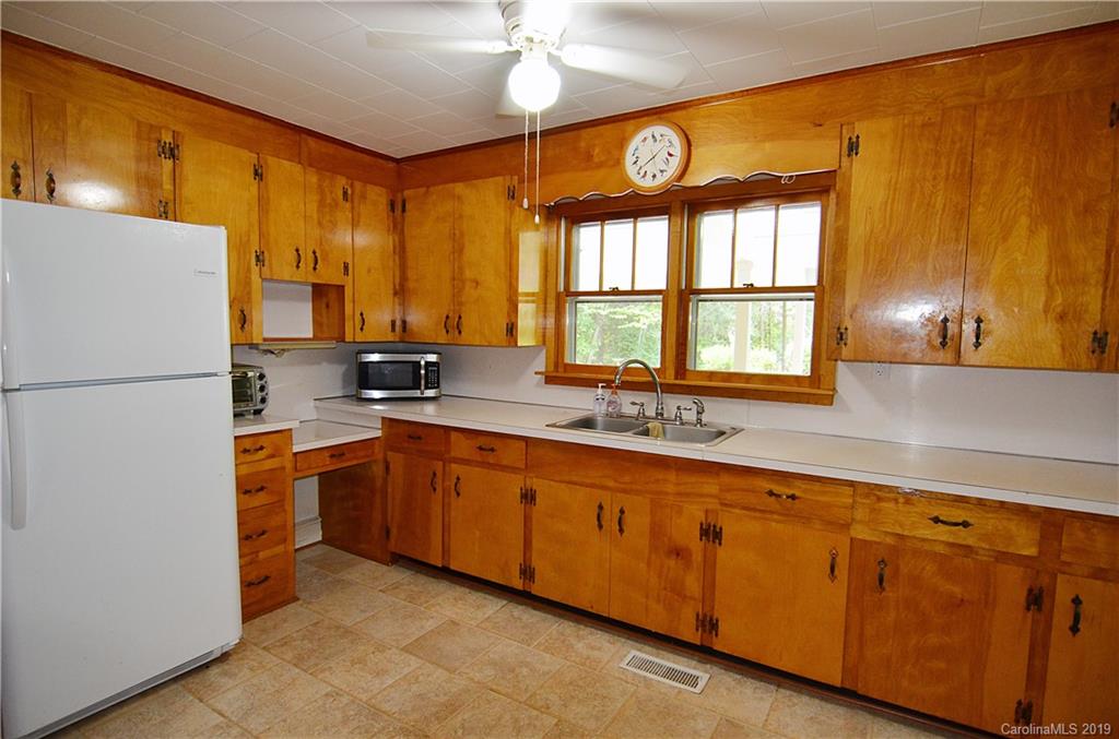 156 Wall Poole Road Marion, NC 28752 - Photo 13 of 21 Gallery Image 13