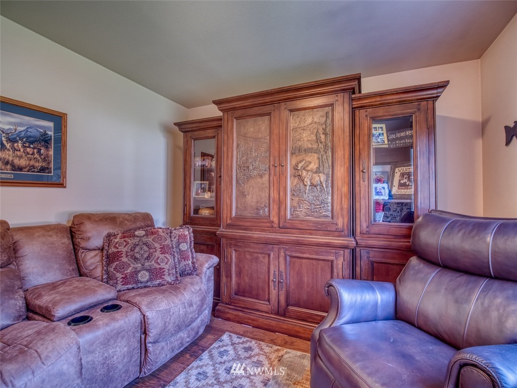 5125 180th Trail Southwest Rochester, WA 98579 - Photo 17 of 25 a living room with furniture