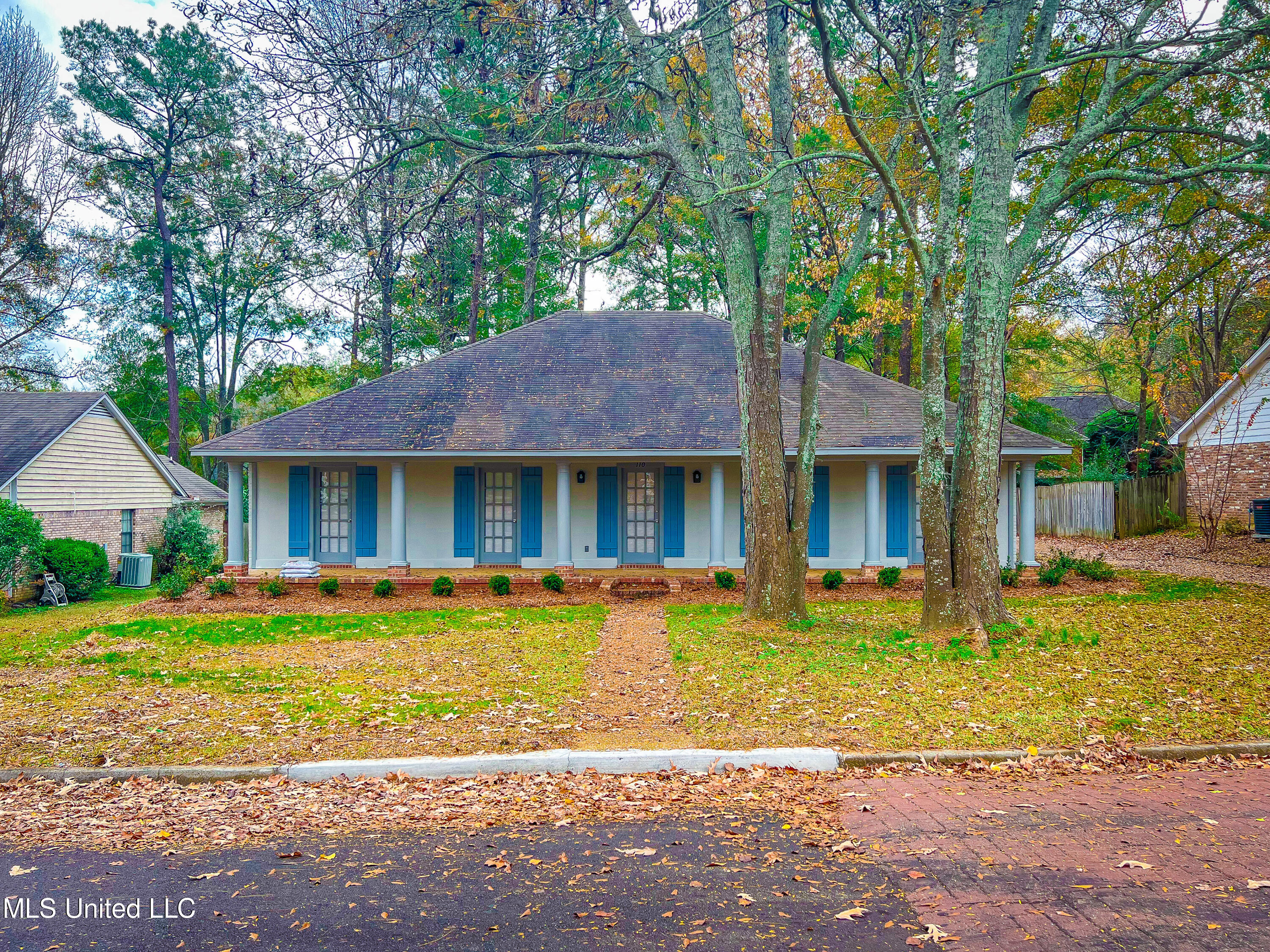 110 Trace Ridge Drive Ridgeland, MS 39157 - Photo 2 of 25 IMG_2988