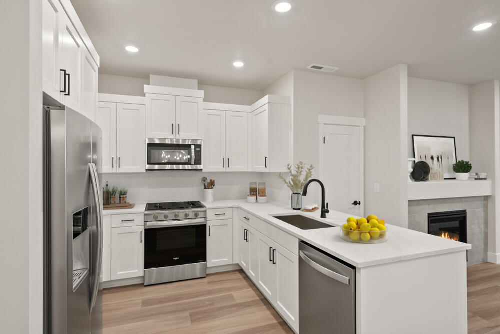 3820 Eagle Road Bend, OR 97701 - Photo 4 of 25 PT263-Parkside-F-Classic-Kitchen