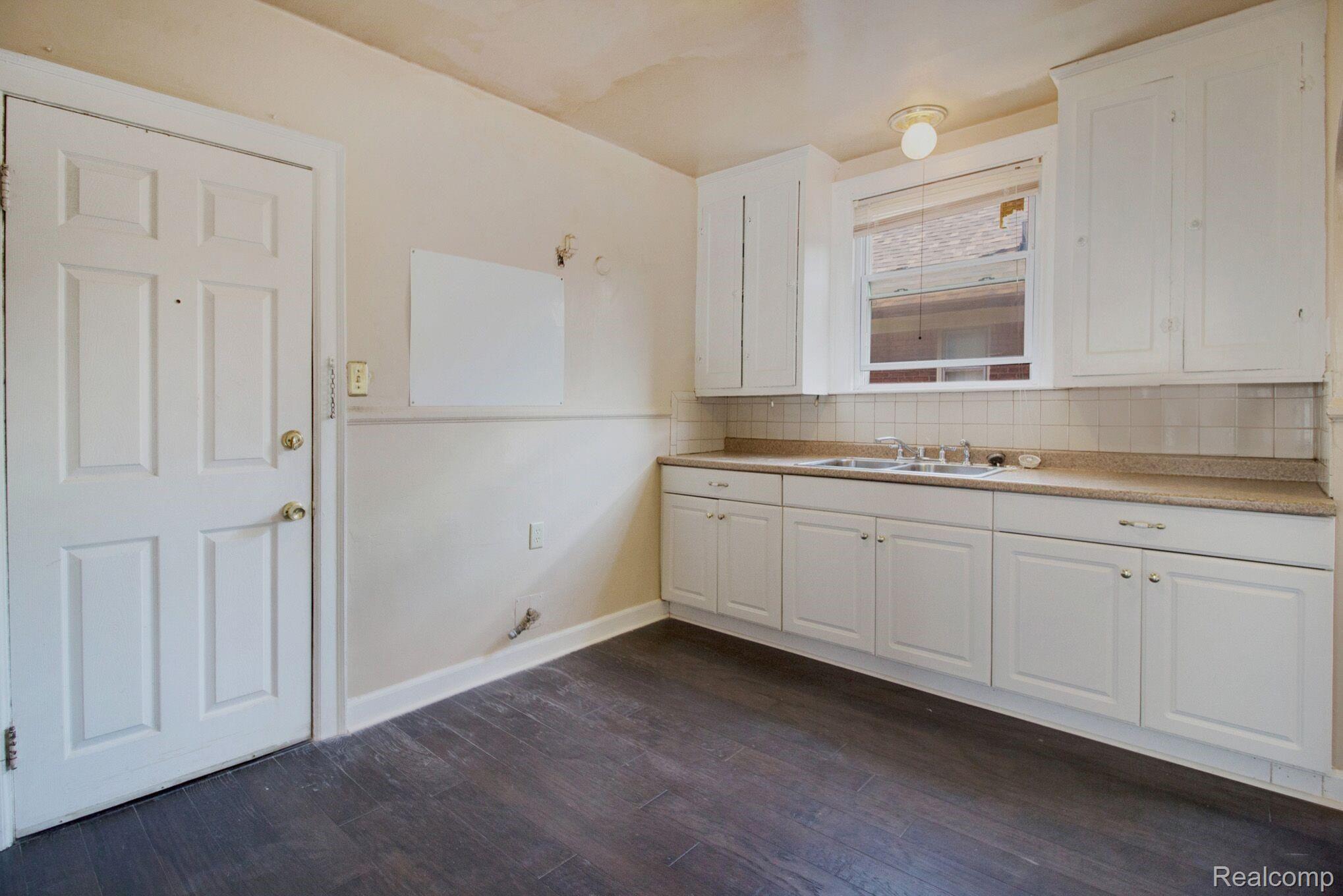 3444 Devonshire Road Detroit, MI 48224 - Photo 8 of 16 Kitchen 2.jpg