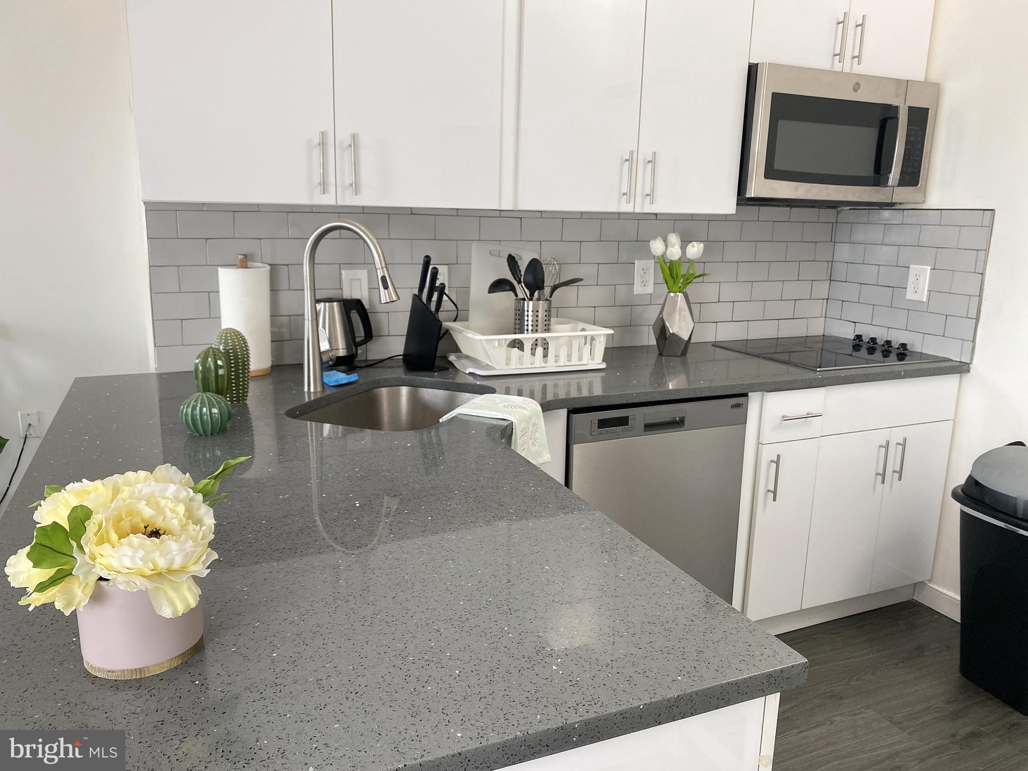 1725 Bainbridge Street, Unit 3F Philadelphia, PA 19146 - Photo 12 of 19