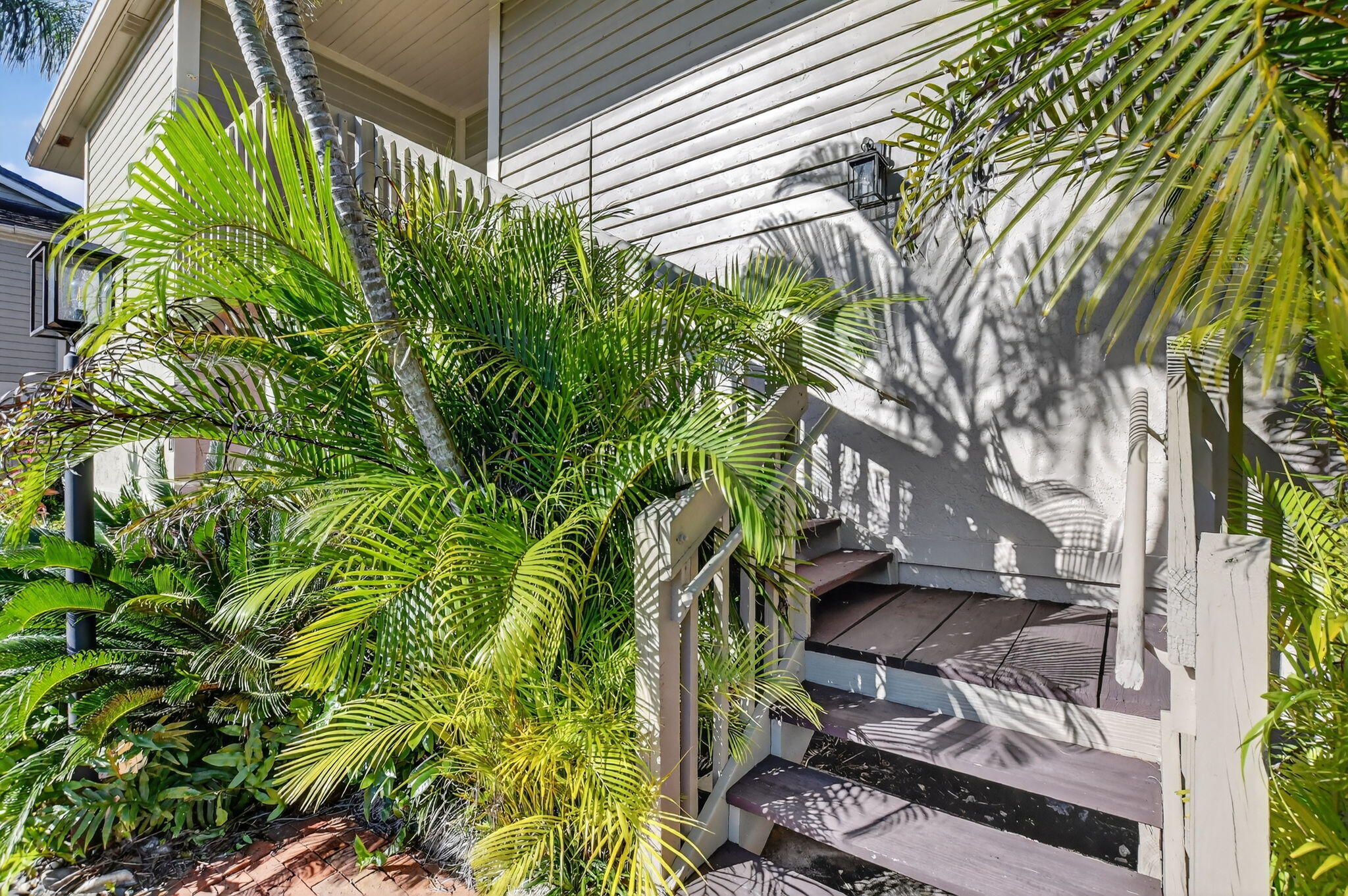 7623 Cinebar Drive, Unit 30U Boca Raton, FL 33433 - Photo 6 of 86 a backyard of a house with lots of green space