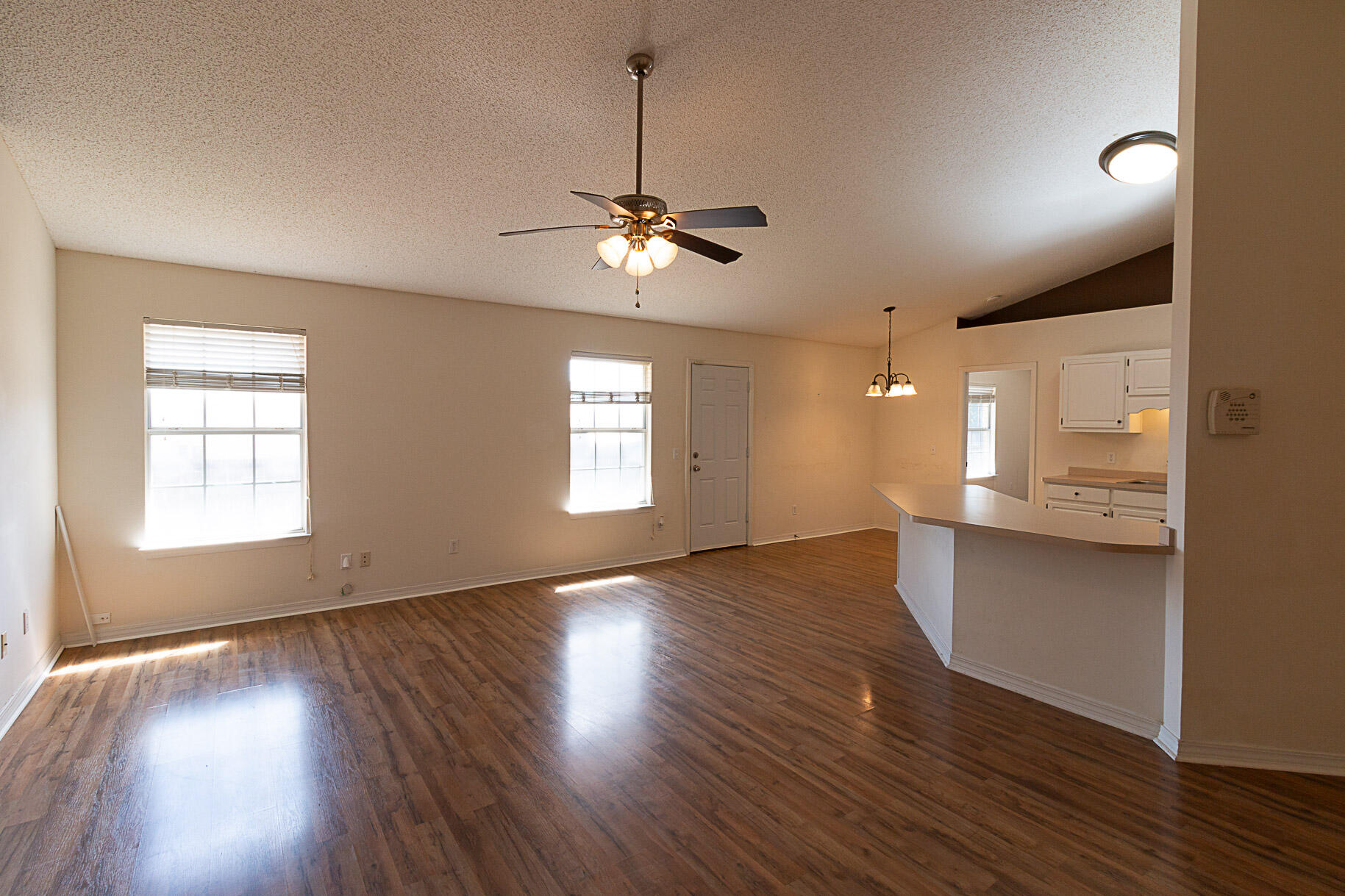513 Risen Star Drive Crestview, FL 32539 - Photo 8 of 45 513 Risen Star-008