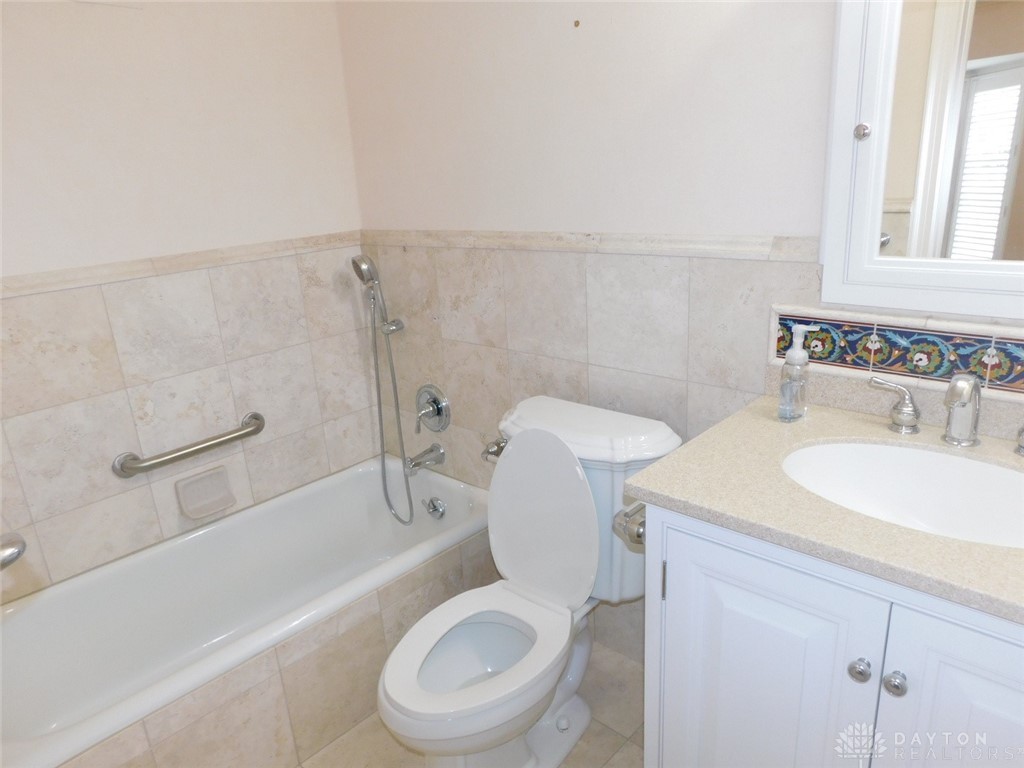 2401 Signal Hill Road Springfield, OH 45504 - Photo 11 of 40