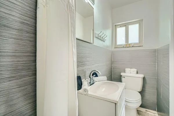 $25,000 | 101 Tacoma Lane, Palm Beach Shores, FL 33404