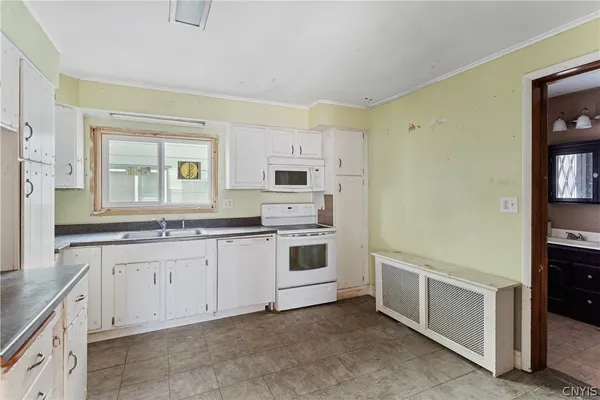 $139,900 | 80 East Utica Street, Oswego, NY 13126