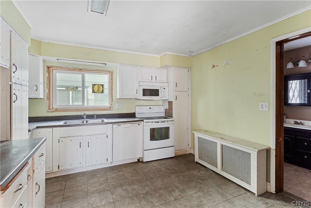 80 East Utica Street Oswego, NY 13126 - Photo 14 of 32