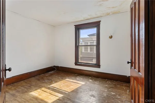 $139,900 | 80 East Utica Street, Oswego, NY 13126