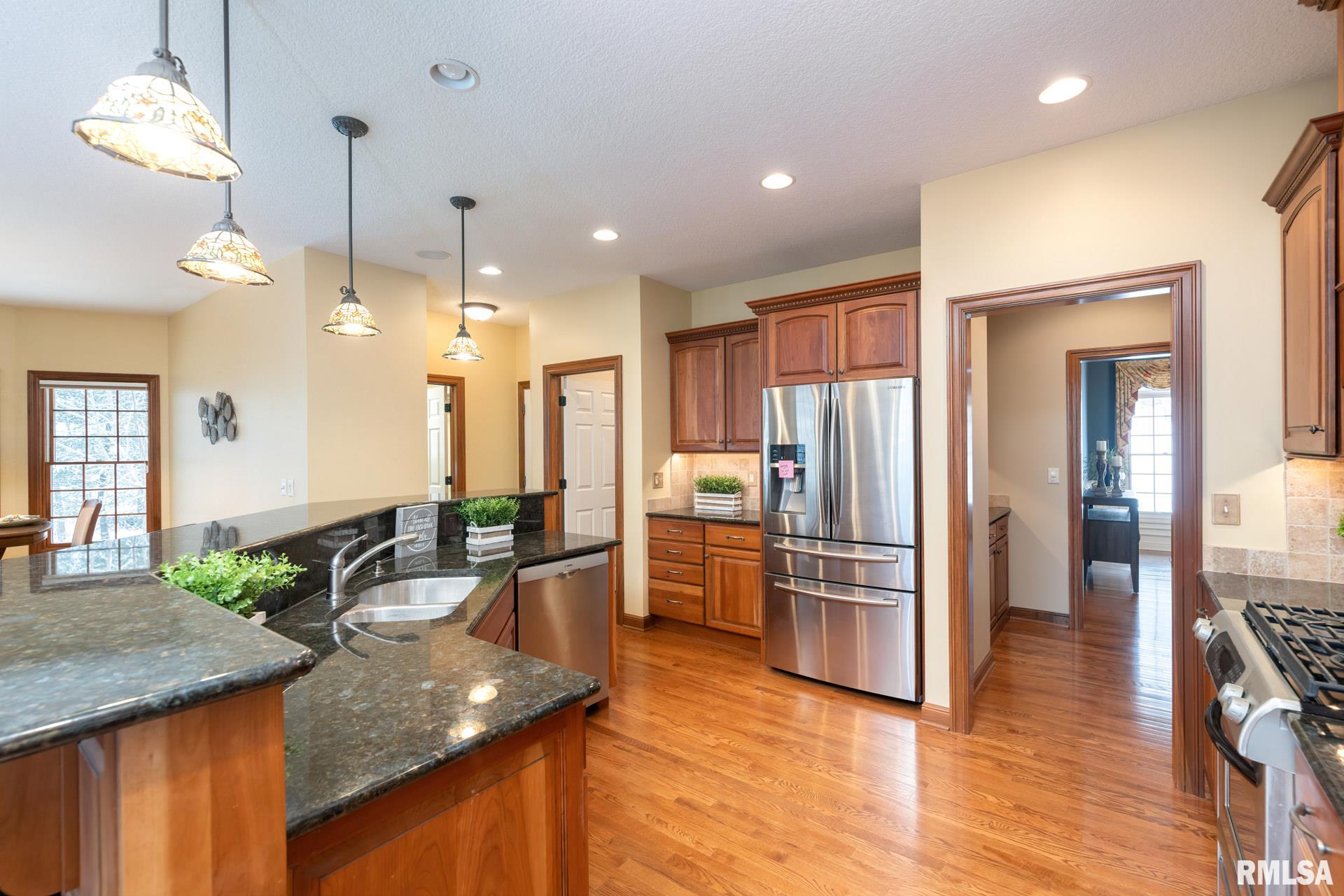 6740 Little Cabin Road Bettendorf, IA 52722 - Photo 12 of 39 Gallery Image 12